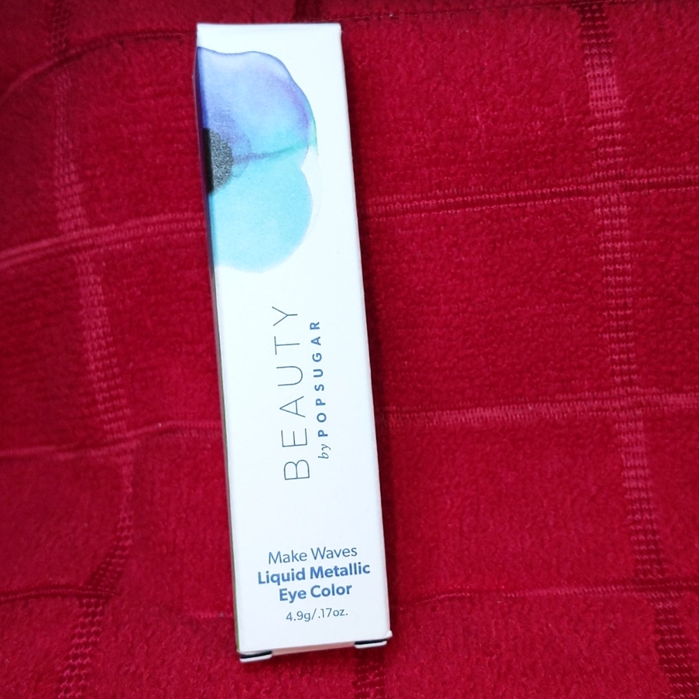 Liquid metallic eye color